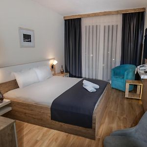 Hotel Doa